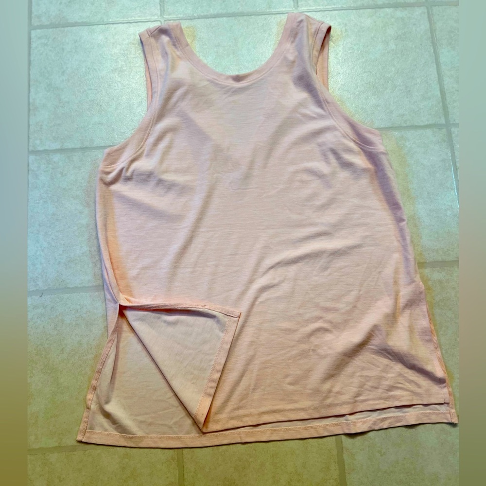 Old Navy Active Breath On V-back tank top